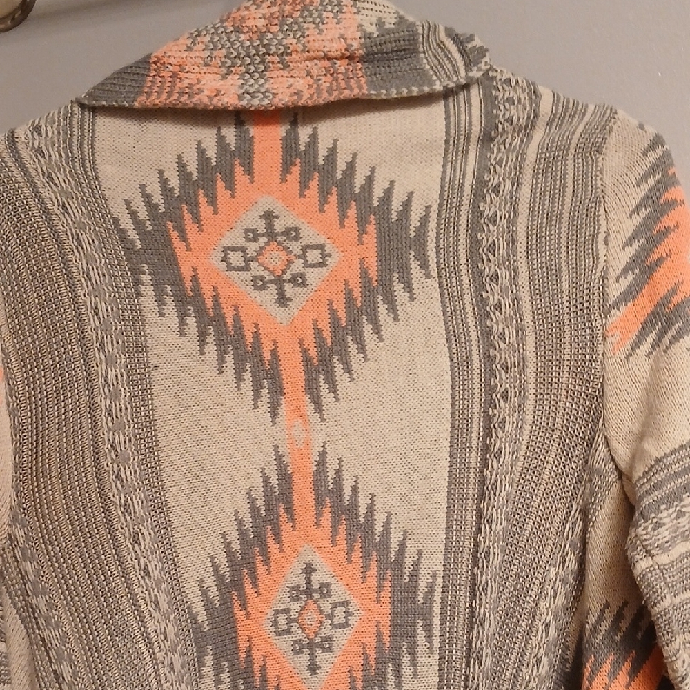 Chic Geometric Sweater - Gray and Orange - Picture 7 of 11